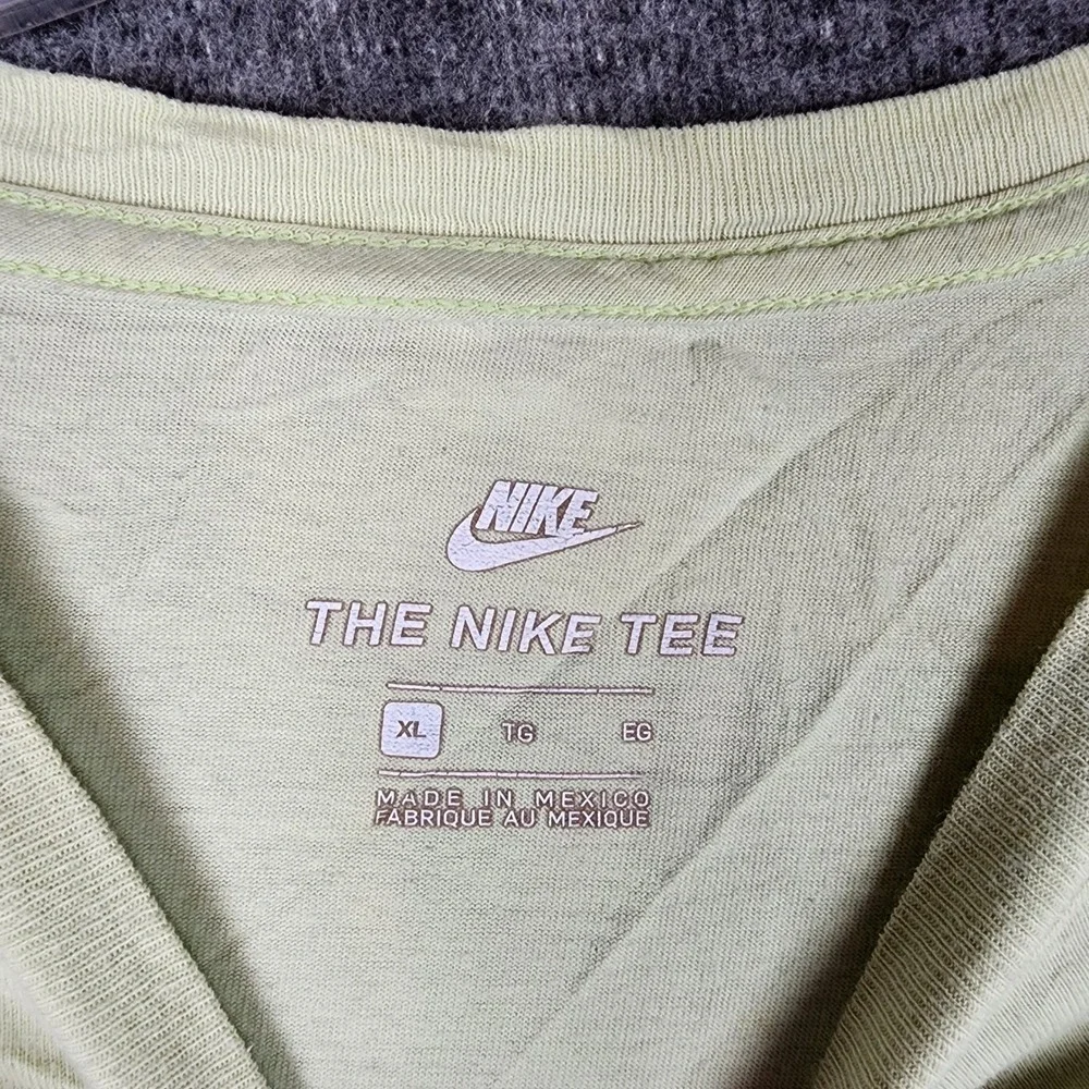 Nike Product Type Mens XL The Nike Tee Lime Green Optimist Graphic EUC